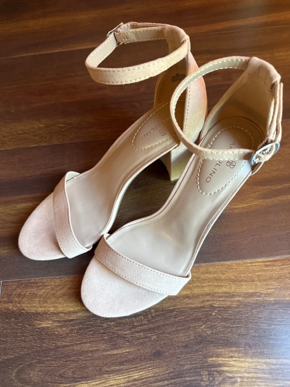 BANDOLINO Open Toe Heels Size 6